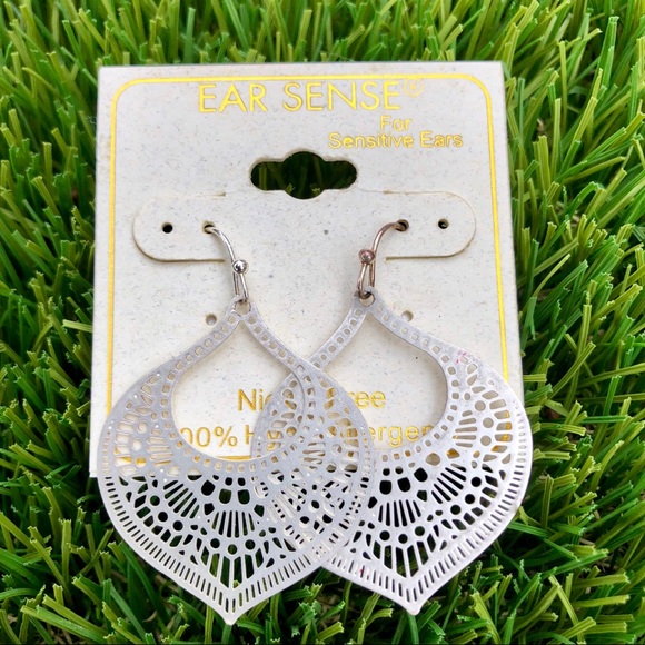 Earring bundle - Picture 2 of 7